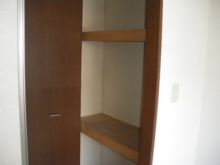  レーク・スリーゼ B棟