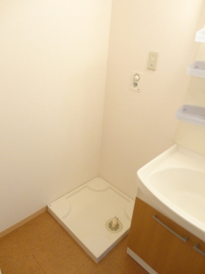  サンローズ　Ａ棟