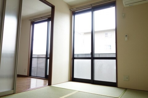  ファミールコート