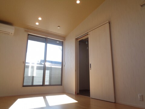  ルアーナスクエア