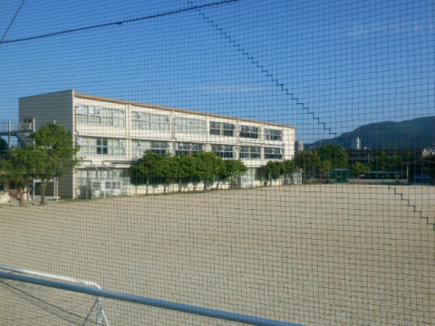 中学校/中等教育学校まで300m※大津市立皇子山中学校 Villa　riviere