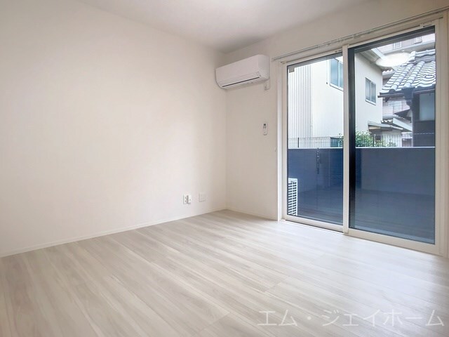  Farouche（ファルーシュ）