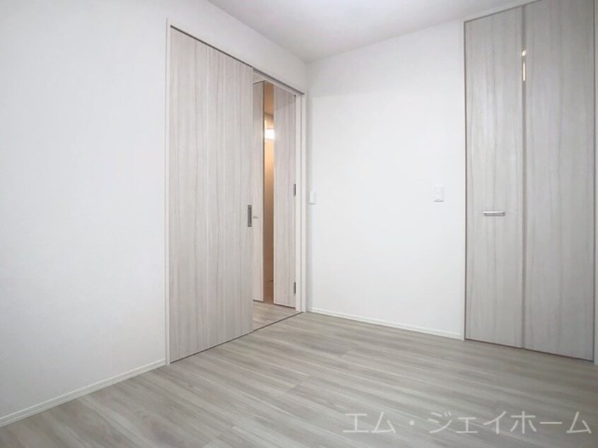  Farouche（ファルーシュ）