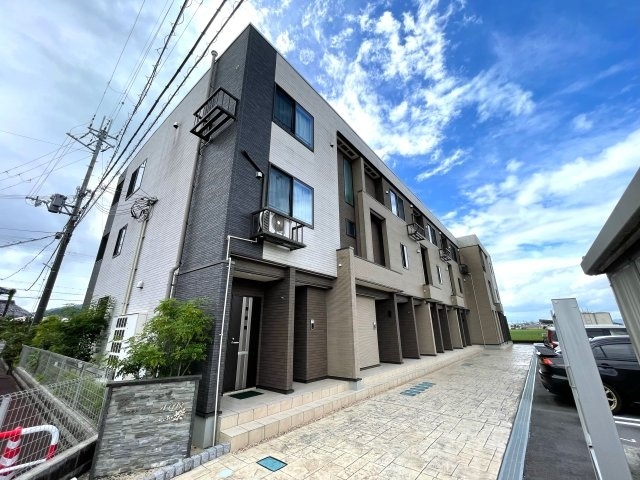  ベストウォール篠原