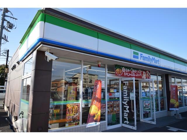 ファミリーマート新茂原店(コンビニ)まで724m キャンディハウスⅡ