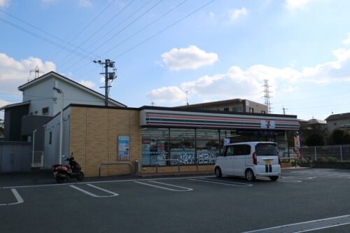 セブンイレブン 大牟田久福木店(コンビニ)まで703m ニューライフ88