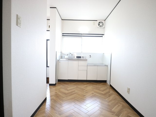 他号室の写真の為異なる場合は、現況優先とします。 草木アパート