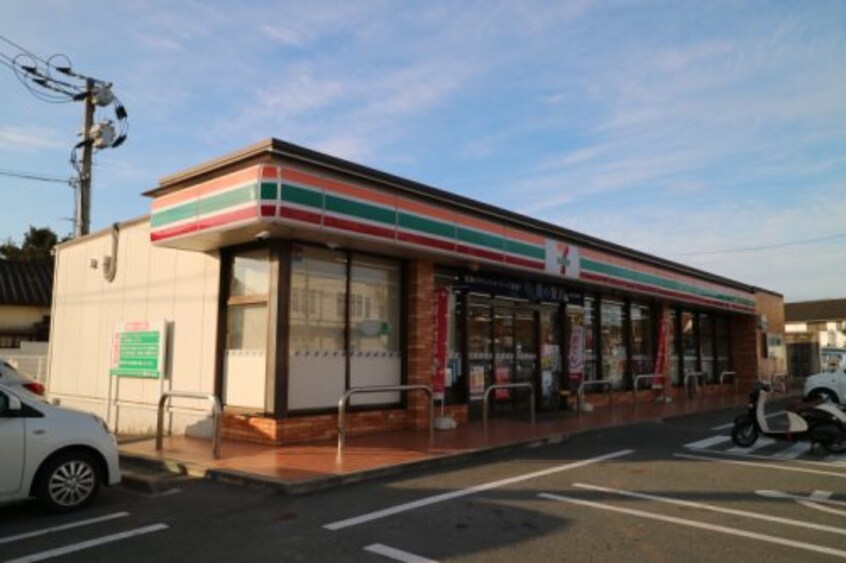 セブンイレブン 大牟田三川町店(コンビニ)まで455m ロイヤルマンション大牟田