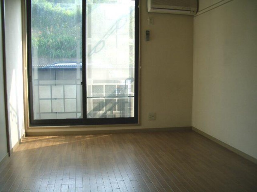  ディーセントハイツ