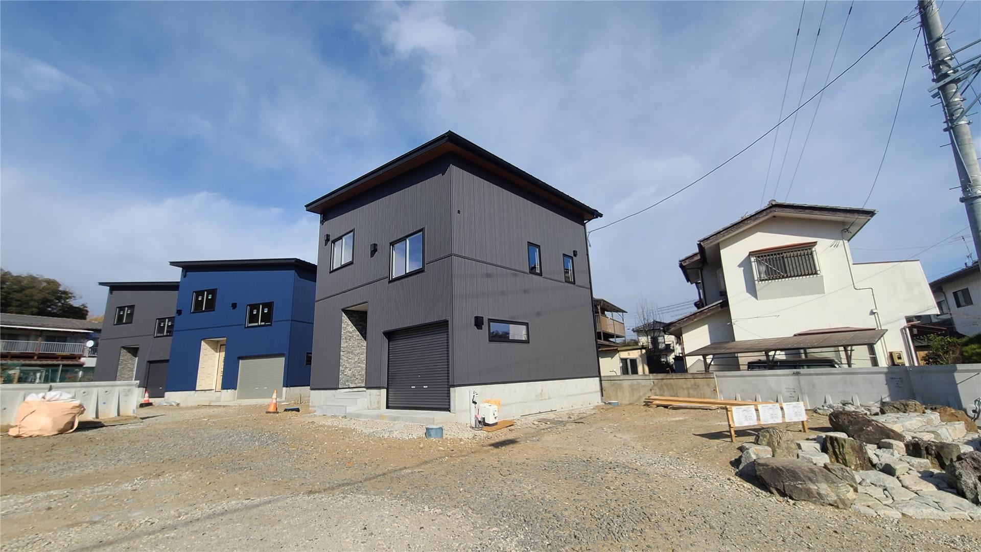  内町BASE