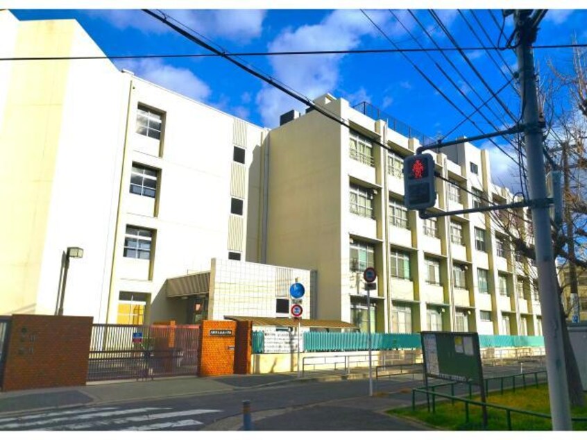 大阪市立歌島小学校(小学校)まで524m W.O.B.塚本