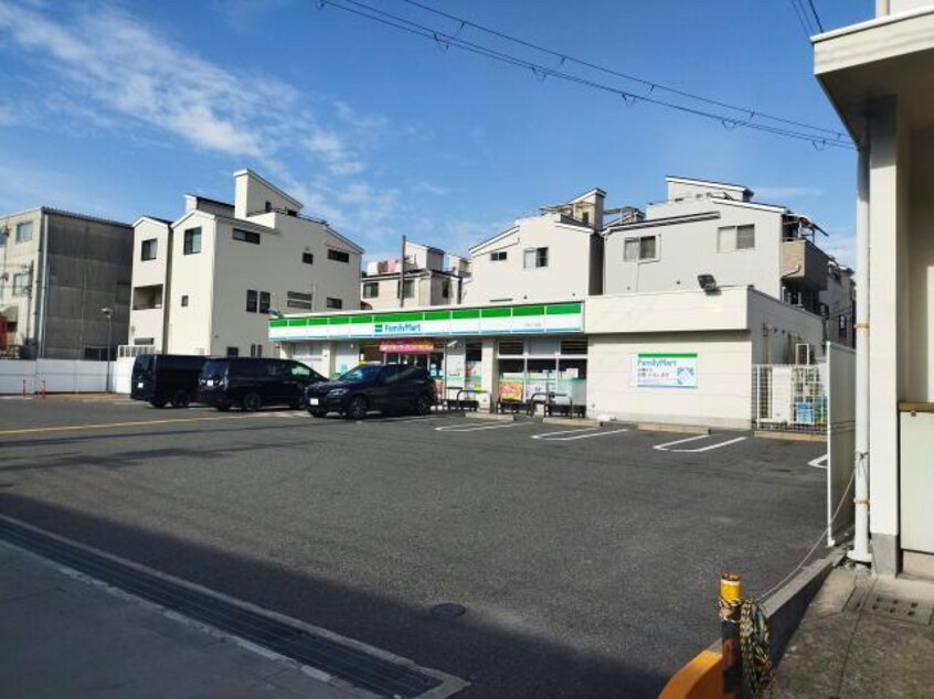 ファミリーマート竹島二丁目店(コンビニ)まで349m 竹島プラザ