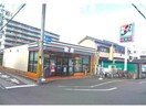 セブンイレブンJR塚本駅西店(コンビニ)まで96m レジュールアッシュ塚本Ⅱ