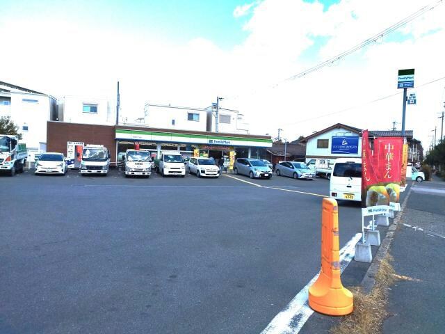 ファミリーマート大和田六丁目店(コンビニ)まで559m 井上アパート