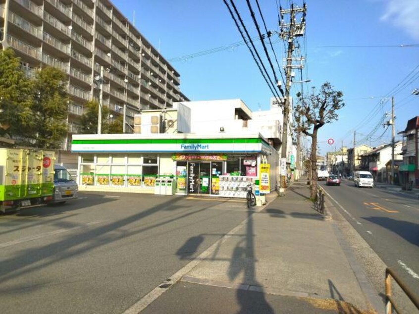 ファミリーマート西淀川佃三丁目店(コンビニ)まで275m La vita 佃