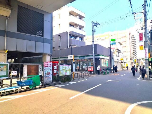 ファミリーマート阪神出来島駅前店(コンビニ)まで405m 出来島マンション