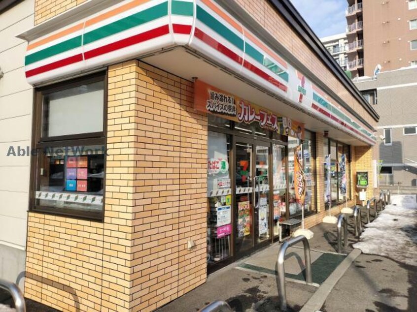 セブンイレブン札幌北5条店(コンビニ)まで152m コローレ知事公館前