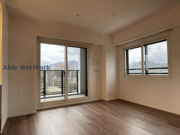  プレシス知事公館前WEST