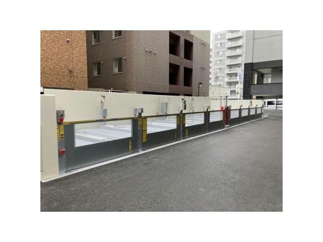  プレシス知事公館前WEST