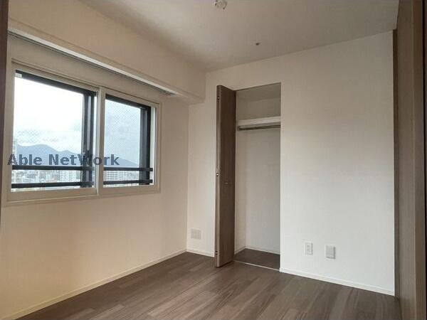  プレシス知事公館前WEST