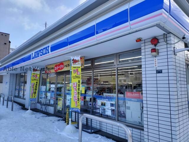 ローソン札幌北1条西十六丁目店(コンビニ)まで77m ノヴァ知事公館前