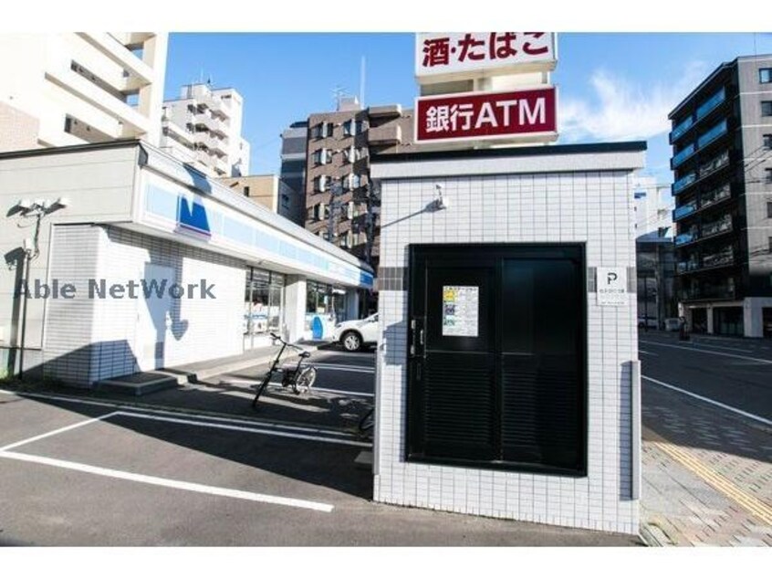  ノヴァ知事公館前