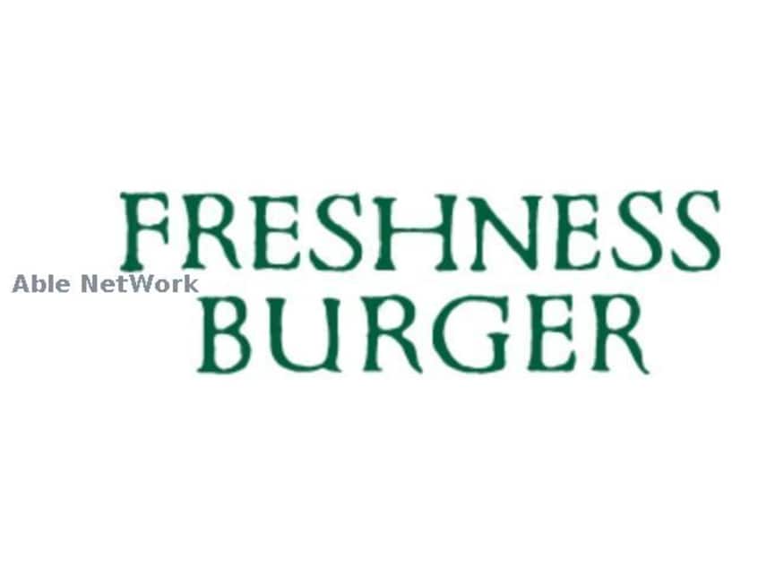 フレッシュネスバーガー札幌西28丁目店(その他飲食（ファミレスなど）)まで650m OMレジデンス円山