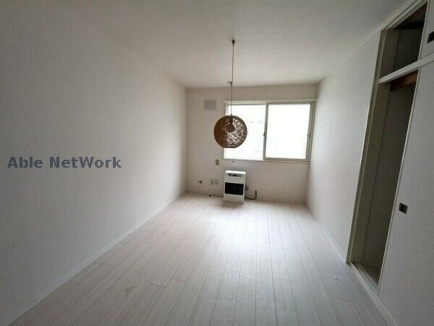  フォーレスト八軒