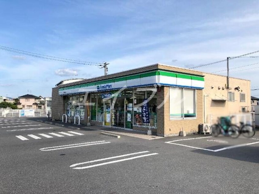 ファミリーマート倉敷鶴の浦店(コンビニ)まで772m カーサ・フェリーチェⅠ