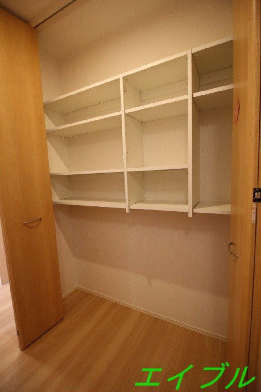  フローレス平田