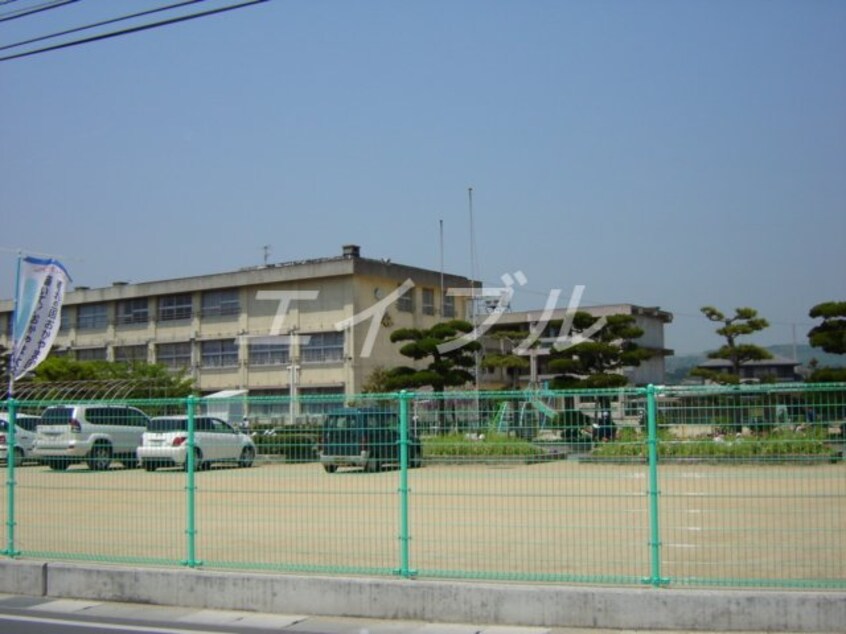 西阿知小学校(小学校)まで1200m グランディール