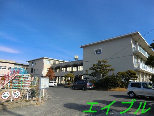 岡山市立芳田小学校(小学校)まで501m アウローラ万倍　Ｂ棟