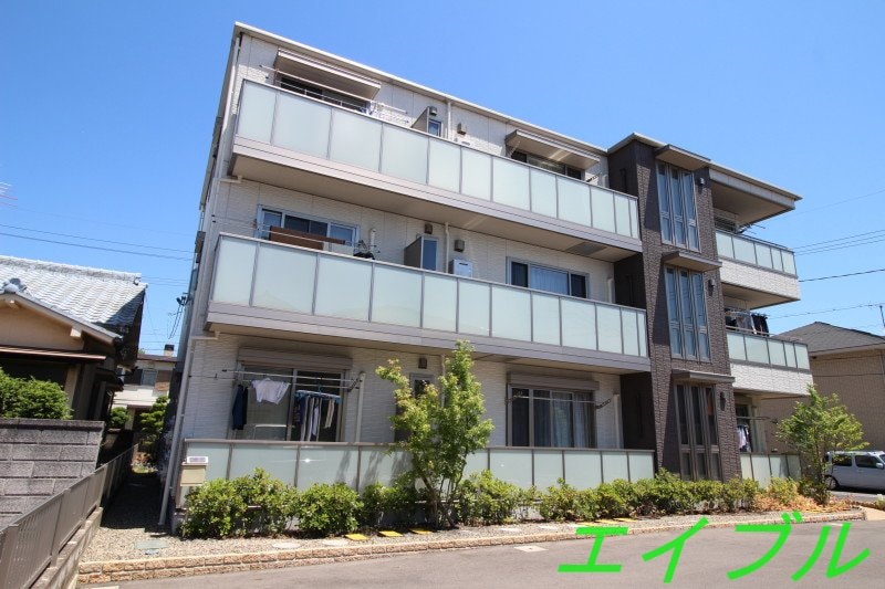  シャーメゾンガーデンズ上中野