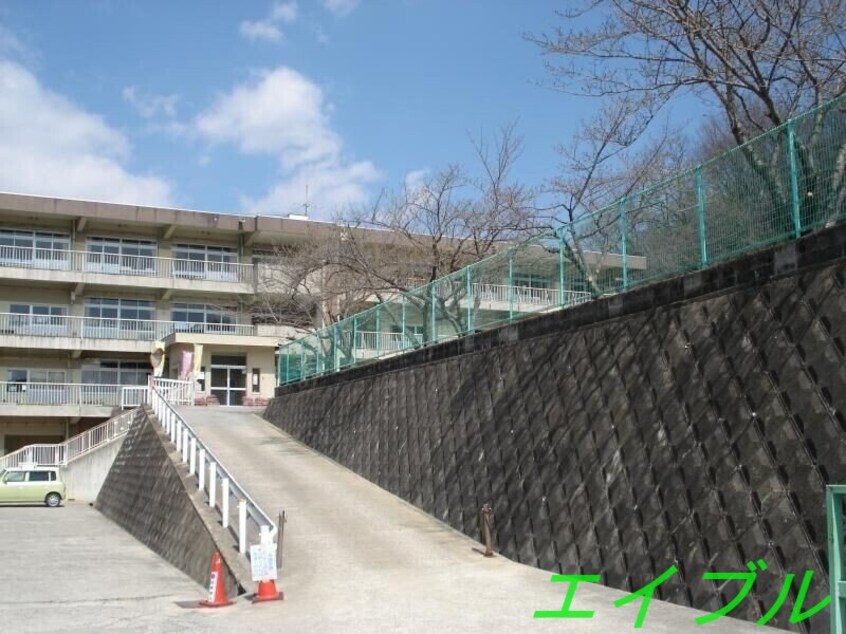 倉敷市立郷内小学校(小学校)まで956m カルフール　Ⅱ