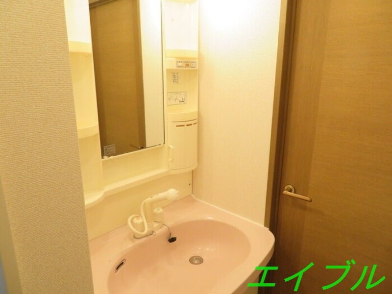  コニファーガーデン　１棟