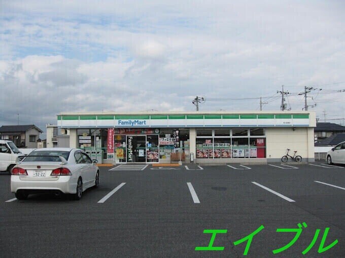 ファミリーマート岡山庭瀬店(コンビニ)まで2011m ヴィラ・ノーブル庭瀬
