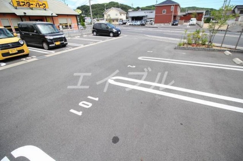 駐車場 エクラシエ　
