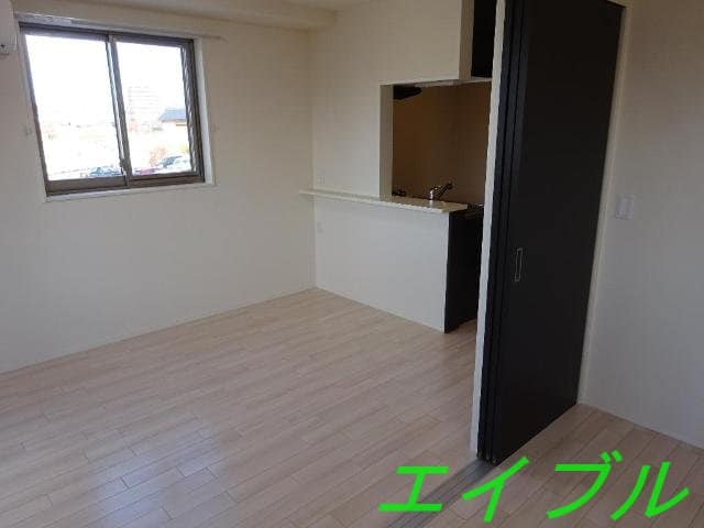 リビング サクラヒルズ