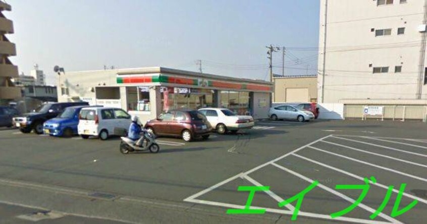 サンクス岡山奥田店(コンビニ)まで197m アーバンパレス医大南