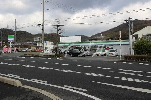 ファミリーマート玉野田井店(コンビニ)まで488m コリーヌＢ棟