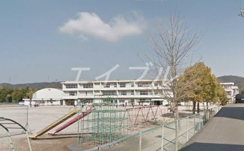 倉敷市立緑丘小学校(小学校)まで1502m メルベイユ