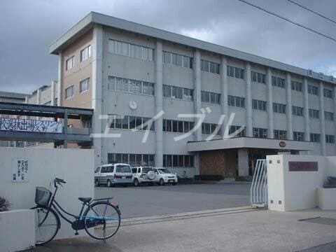 岡山県立一宮高等学校(高等学校/高等専門学校)まで8906m サンベリー　C