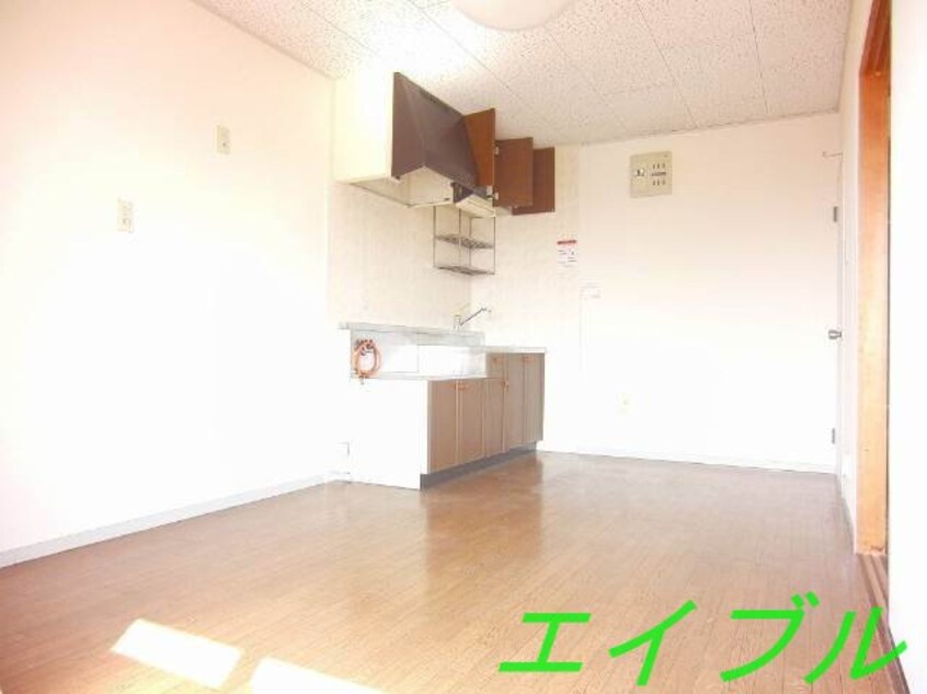 リビング グローリーハウス的場Ａ