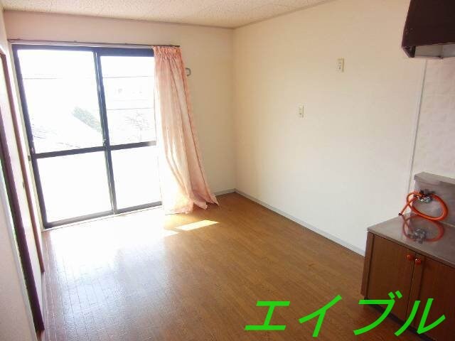 リビング グローリーハウス的場Ａ