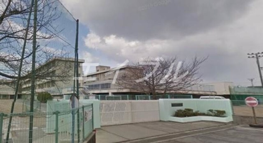 岡山市立芳泉小学校(小学校)まで1126m 平成マンション