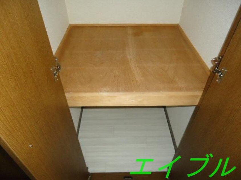 廊下収納 ＢＥＬＬ　ＣＲＥＳＴⅡ