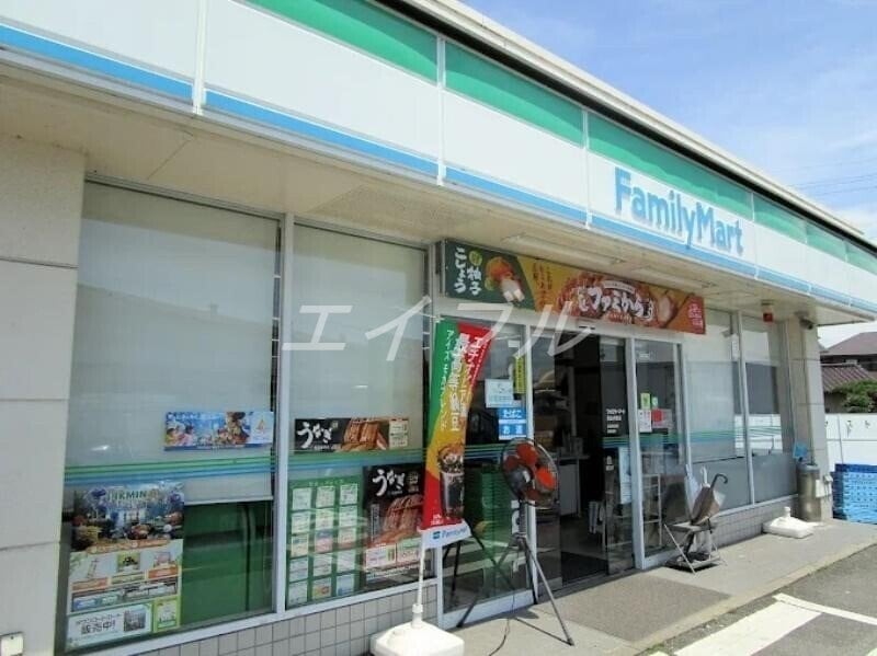 ファミリーマート岡山内尾店(コンビニ)まで2200m TAKEYARIハイツⅡ