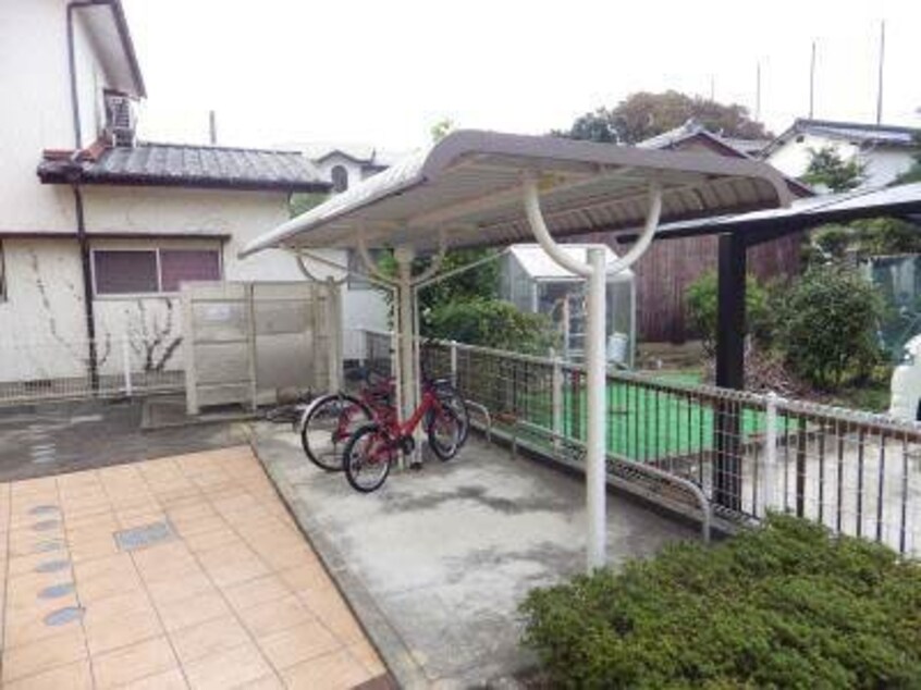 駐輪場 アルカンシエル