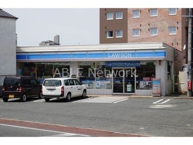 ローソン鳥栖駅前店(コンビニ)まで801m 本町ハイツ