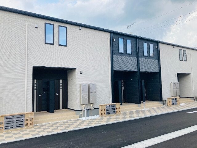  マカニ　レア　B